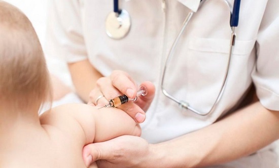 Nghiêm cấm việc tự ý tiêm chủng vắc xin tại nhà