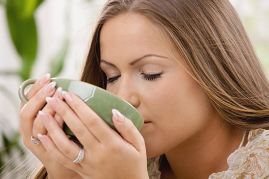 Tại sao nên dùng trà xanh thay cho cà phê?