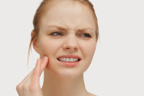 Hạn chế sự khó chịu sau khi tẩy trắng răng
