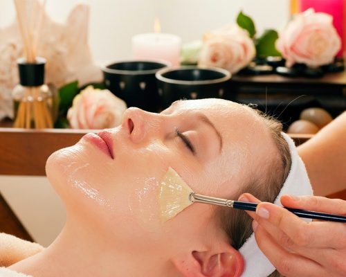 4 bước massage da mặt bằng dầu oliu hiệu quả 3