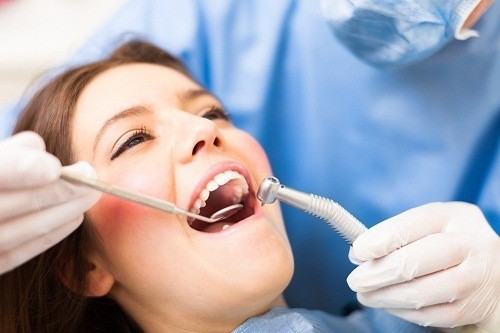 Trồng răng có nhanh không? Đối với trường hợp gãy răng 3